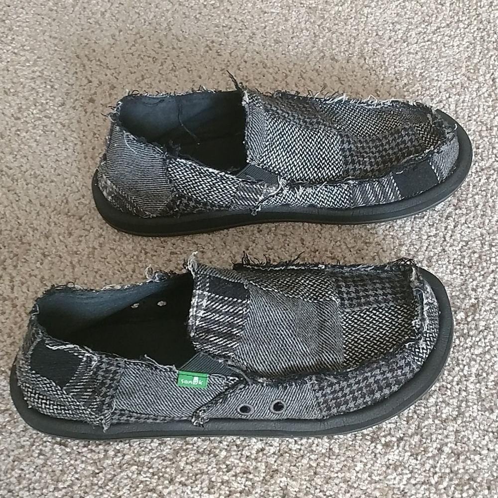 Sanuk 10